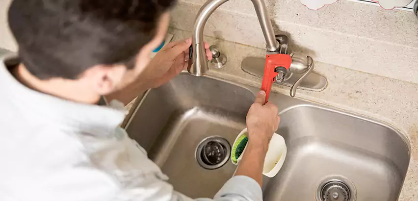 Faucet Repair in La Presa