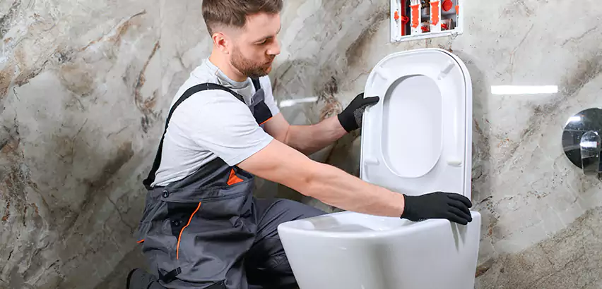 Urinal Installation in La Presa